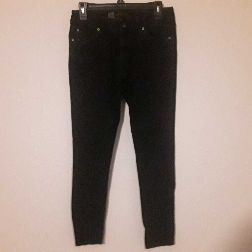 Mossimo Skinny Premium black denim jeans, ladies size 4S w/zipper/button fly
